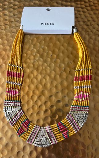 Collar Pieces multicolor con cuentas