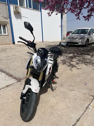 Keeway RKF 125 2022 Blanca y Negra