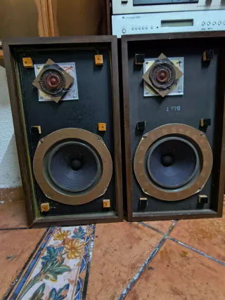 Altavoces Advent Large Speakers