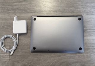 MacBook Pro 13 2020 Core i5 8GB RAM 500GB SSD