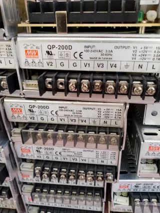 10 Alimentatore MW QP-200D