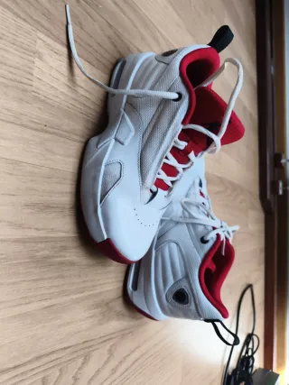 Zapatillas Nike Jordan  Talla 38 Blancas