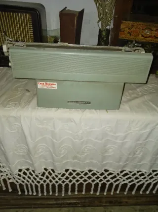 Máquina de escribir Hispano Olivetti Lexicon 80
