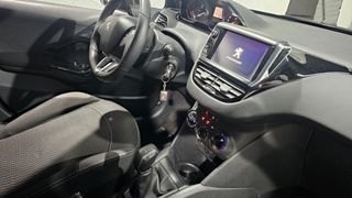 Peugeot 208 5P ALLURE 1.2L PureTech 60KW 82CV