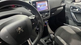 Peugeot 208 5P ALLURE 1.2L PureTech 60KW 82CV