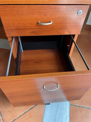 Mueble archivador con ruedas
