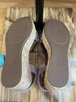 Nuevas Sandalias Cuña Alma en Pena talla 38