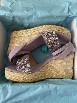 Nuevas Sandalias Cuña Alma en Pena talla 38