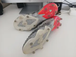 Botas Fútbol Adidas Predator Grises/Naranjas