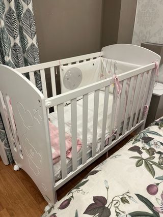 Minicuna blanca con colchón