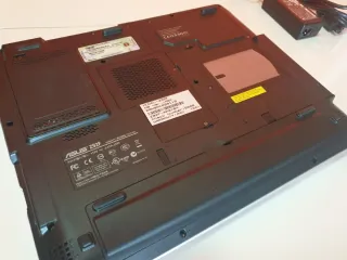 Portátil ASUS Z92F Argento e Nero