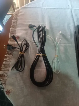 Playstation 4 Negra + Mando