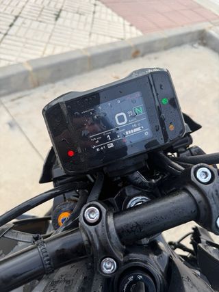 Yamaha MT-09 Negra y Azul
