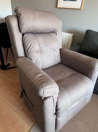 Sillón Acomodel 2 motores color taupé.