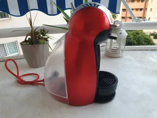 Cafetera Dolce Gusto Roja
