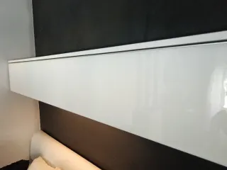 Cabecero cama con LED y conexiones interiores
