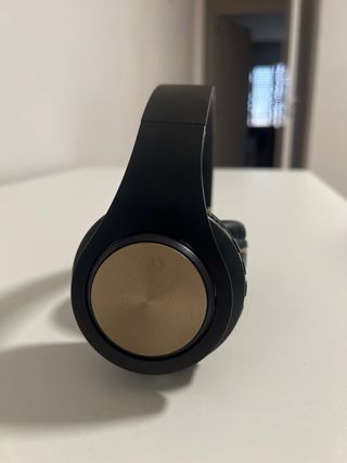 Cascos Inalambricos Negros y Dorados