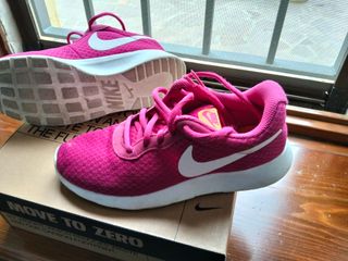 Scarpe Nike color prugna e Bianche