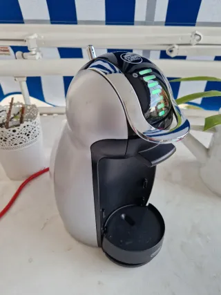 Cafetera Dolce Gusto Plata