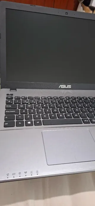Portátil Asus i7-1000GB