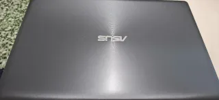 Portátil Asus i7-1000GB