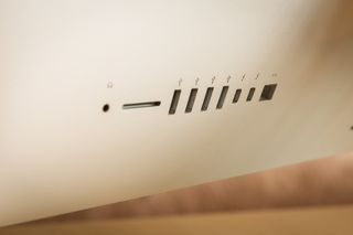 Apple iMac (27-inch, Late 2014) + Gator iMac Bag