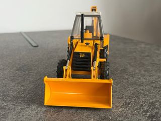 Maquina retroexcavadora JCB 3CX NZG 1/35