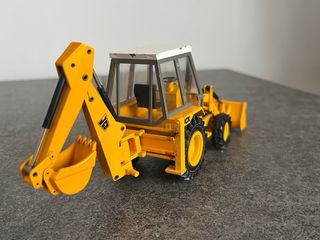Maquina retroexcavadora JCB 3CX NZG 1/35