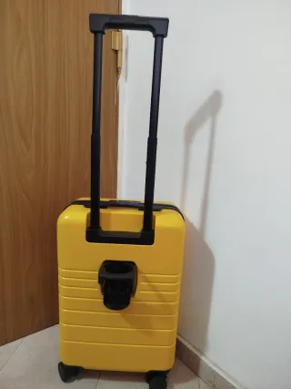 Maleta de viaje amarillo