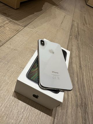 2 iPhone XS (Nero, Bianco)