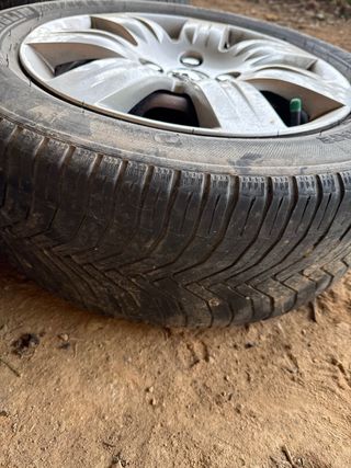 Llantas Originales Peugeot 16”con Neumáticos