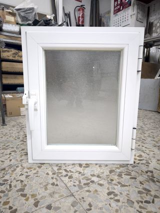 Ventana de aluminio 51 x 61,5 cm