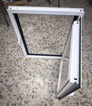 Ventana de aluminio 51 x 61,5 cm