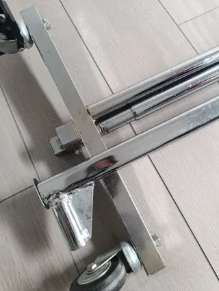 Perchero acero con Ruedas