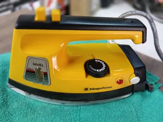 Plancha de vapor Magefesa vintage