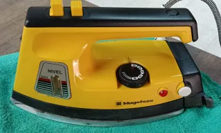 Plancha de vapor Magefesa vintage