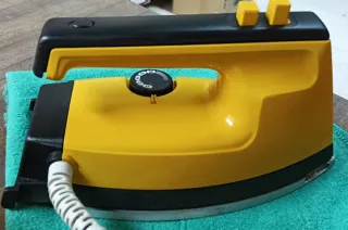 Plancha de vapor Magefesa vintage