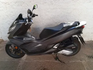 Honda PCX 125 2020 Negra - 39.000 km,ITV 2028