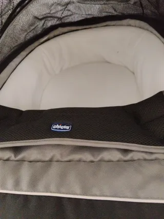 Capazo bebé Chicco gris