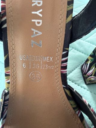 Zapatos de tacón Marypaz estampado tropical