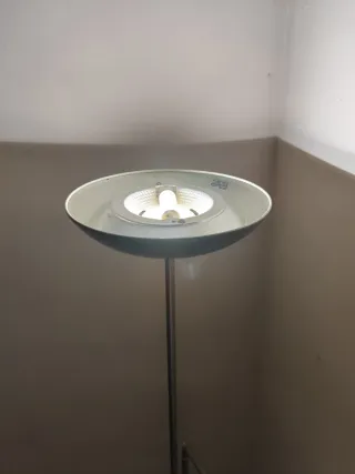 Lámpara de pie moderna metal