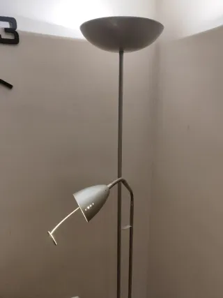 Lámpara de pie moderna metal