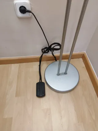 Lámpara de pie moderna metal