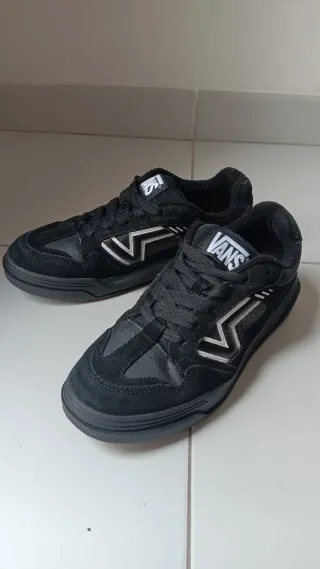 Vans Upland Unisex Negro