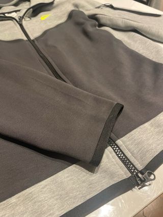 Chaqueta Nike Tech Fleece Gris Talla S