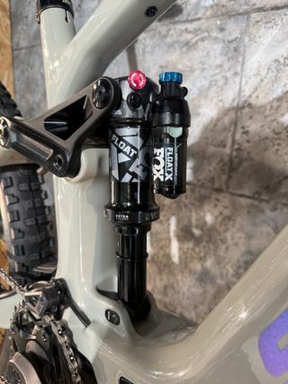 Santa Cruz Vala Kit R Talla M
