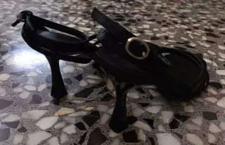 Zapatos de tacón negros