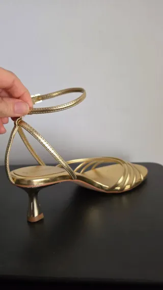 Sandalias doradas finas talla 38
