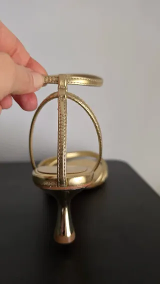 Sandalias doradas finas talla 38