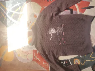 Camisola Derschutze Castanha